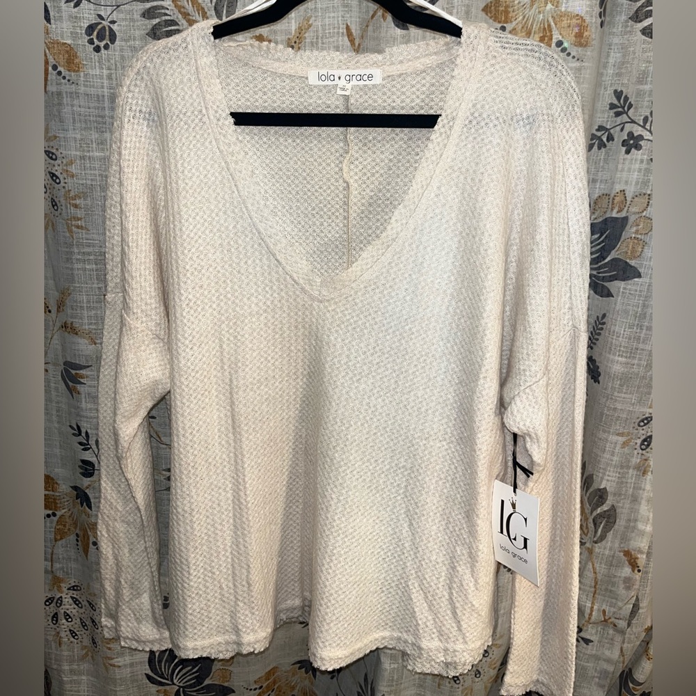 Women's Medium V-Neck Light Weight Waffle Neck Top
